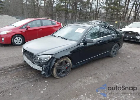 2011 Mercedes-Benz C 300 Luxury 4Matic/Sport 4Matic из США, поврежденный, VIN WDDGF8BB3BR171131